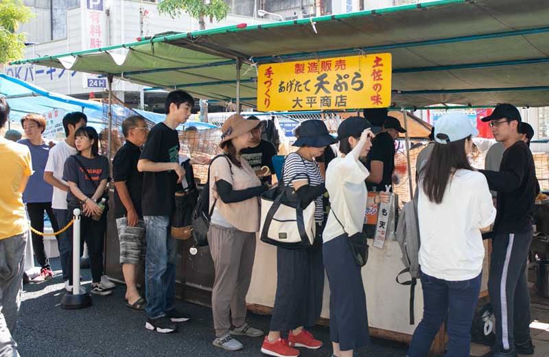 日曜市の様子